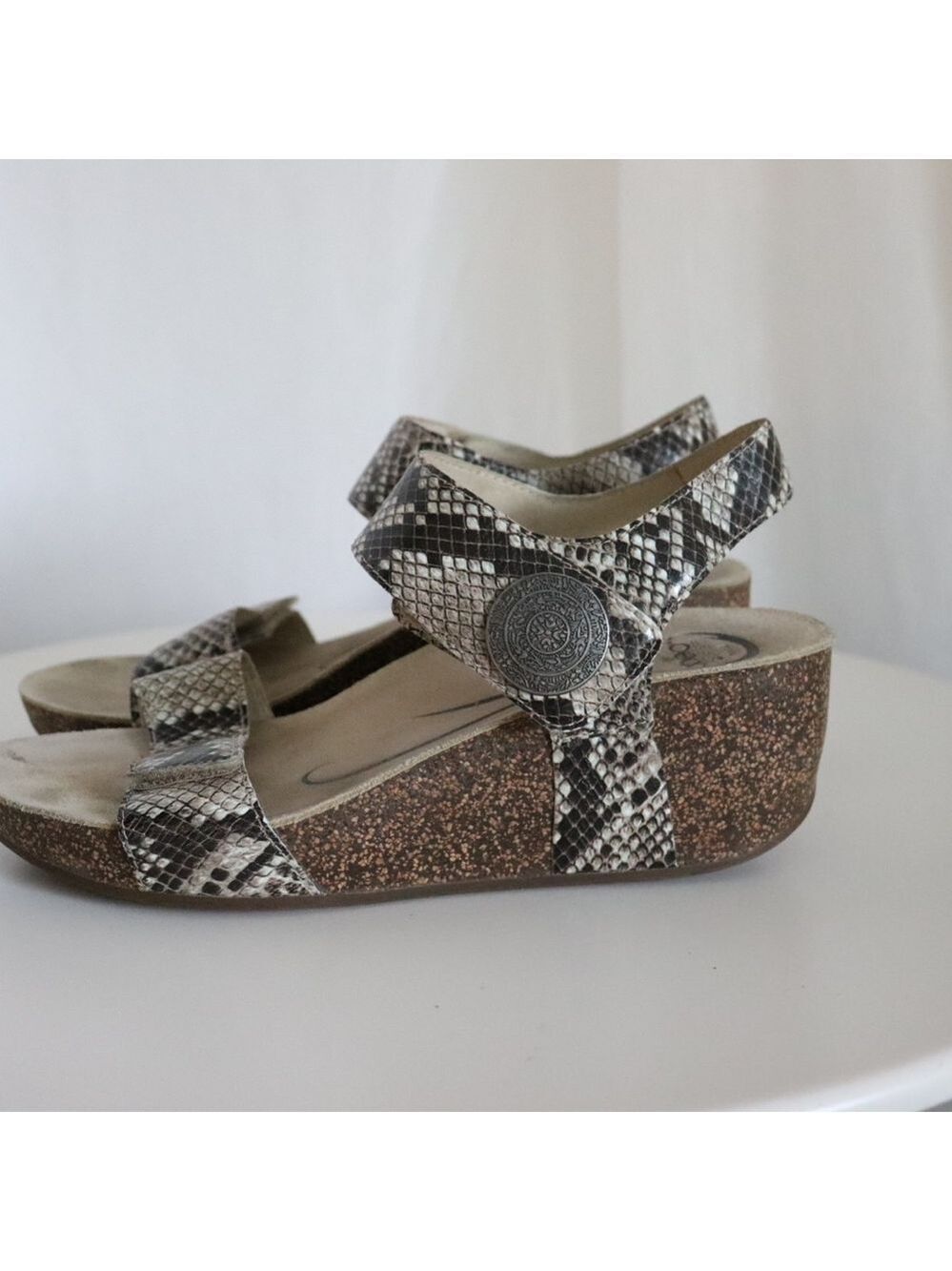 ABEO B.I.O.system “Una Metatarsal” Snake Skin Print Wedge Sandals - Picture 9 of 16